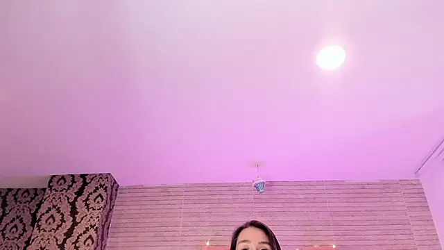 Catalinna Thompson online show from 01.28.25