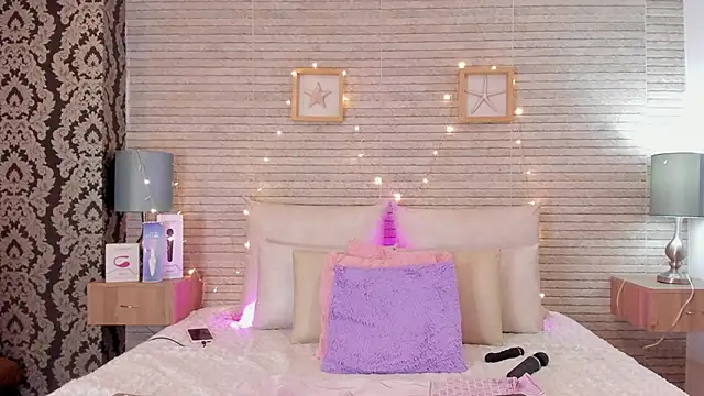 Catalinna Thompson online show from 02.16.25