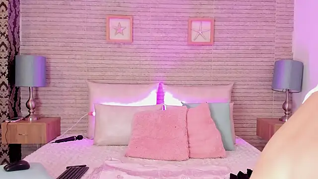 Catalinna Thompson online show from 03.18.25