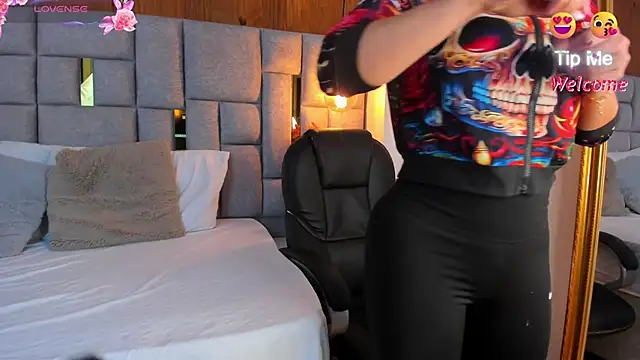 Saori newman online show from 02.10.25