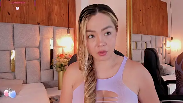 Saori newman online show from 10.21.25