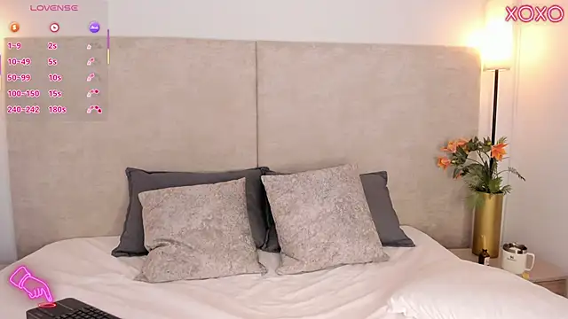 Saori newman online show from 11.28.25