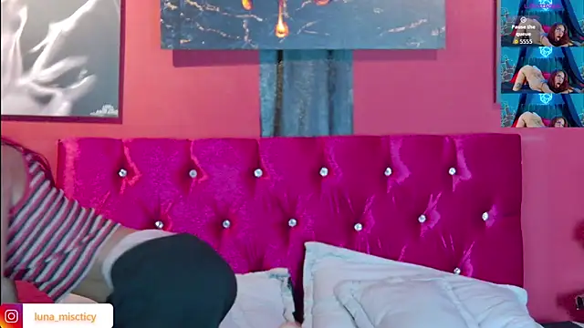 Snapshot of Lunamistyc chatting on 11.06.25 Lunamistyc online show from 11.06.25