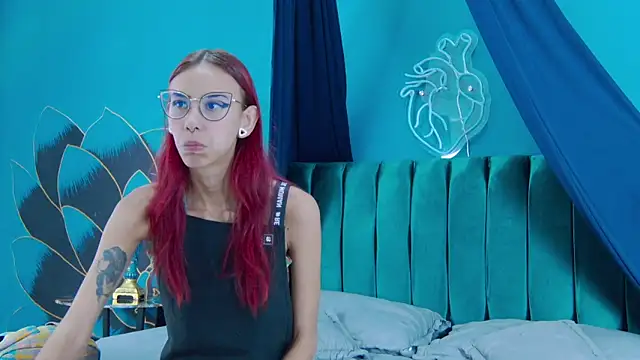 Snapshot of Lunamistyc chatting on 11.11.25 Lunamistyc online show from 11.11.25