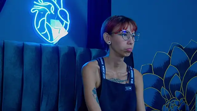 Snapshot of Lunamistyc chatting on 12.02.25 Lunamistyc online show from 12.02.25