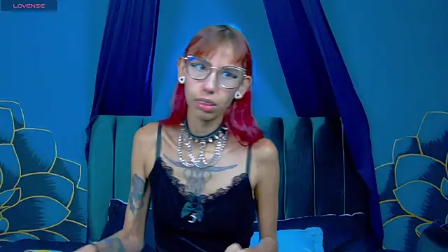 Snapshot of Lunamistyc chatting on 12.05.25 Lunamistyc online show from 12.05.25