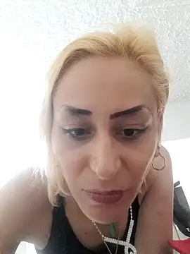 ariana crazzy online show from 02.15.25