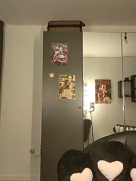 Snapshot of desiree-doux chatting on 12.01.25 desiree-doux online show from 12.01.25