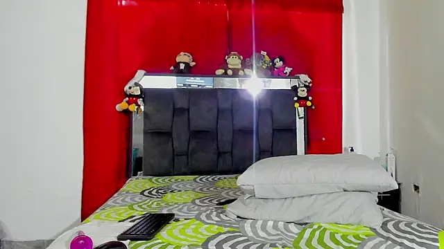 Snapshot of chloe_vasquez710 chatting on 01.11.25 chloe vasquez710 online show from 01.11.25