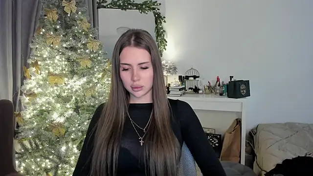 Snapshot of SuraMune chatting on 01.06.25 SuraMune online show from 01.06.25