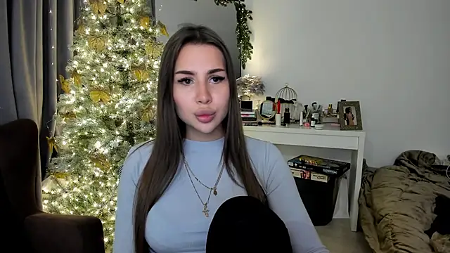 Snapshot of SuraMune chatting on 01.16.25 SuraMune online show from 01.16.25