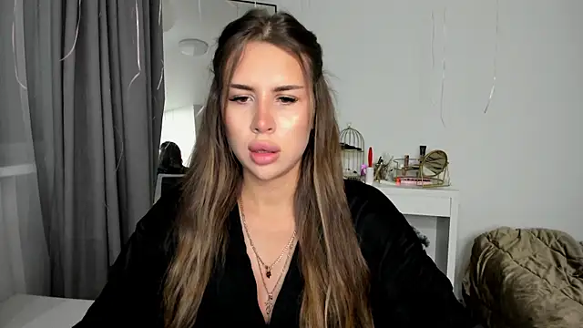 Snapshot of SuraMune chatting on 02.06.25 SuraMune online show from 02.06.25