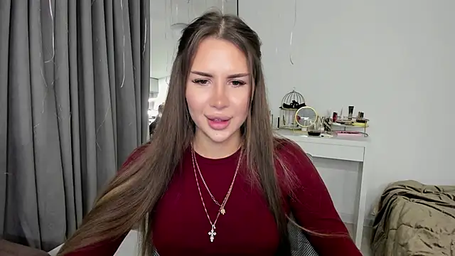 Snapshot of SuraMune chatting on 02.08.25 SuraMune online show from 02.08.25