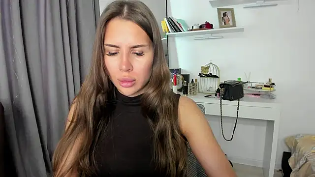 Snapshot of SuraMune chatting on 03.14.25 SuraMune online show from 03.14.25