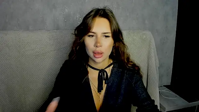 Snapshot of SuraMune chatting on 10.26.25 SuraMune online show from 10.26.25