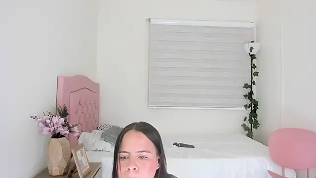 Jessi powel online show from 04.04.26