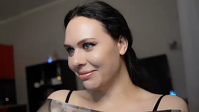 Snapshot of MollyCheiz chatting on 12.25.24 MollyCheiz online show from 12.25.24