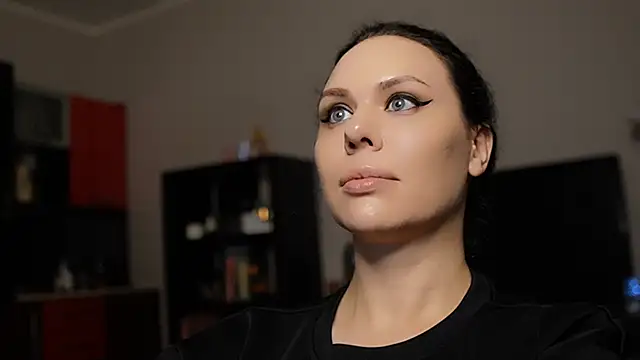 Snapshot of MollyCheiz chatting on 12.27.24 MollyCheiz online show from 12.27.24