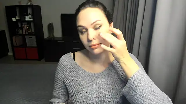 Snapshot of MollyCheiz chatting on 01.11.25 MollyCheiz online show from 01.11.25