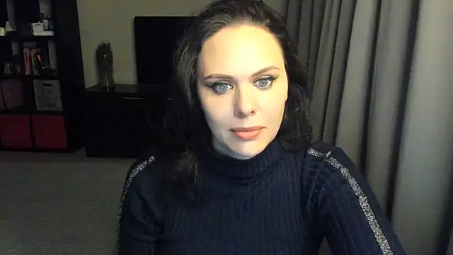 Snapshot of MollyCheiz chatting on 01.14.25 MollyCheiz online show from 01.14.25