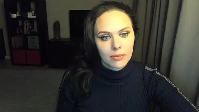 Snapshot of MollyCheiz chatting on 01.14.25 MollyCheiz online show from 01.14.25