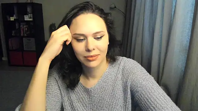 Snapshot of MollyCheiz chatting on 01.16.25 MollyCheiz online show from 01.16.25