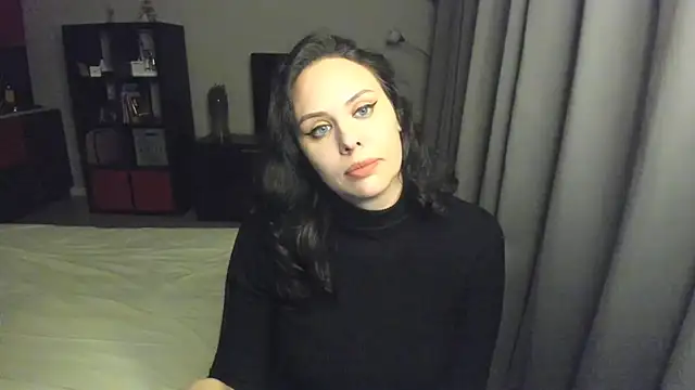 Snapshot of MollyCheiz chatting on 01.18.25 MollyCheiz online show from 01.18.25
