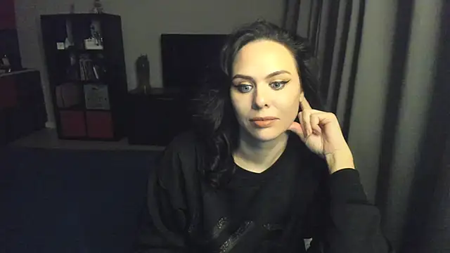 Snapshot of MollyCheiz chatting on 01.22.25 MollyCheiz online show from 01.22.25