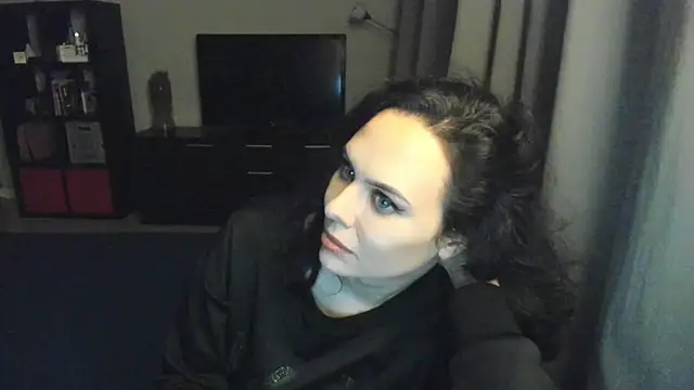 Snapshot of MollyCheiz chatting on 01.27.25 MollyCheiz online show from 01.27.25