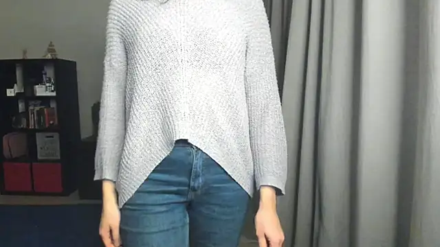 Snapshot of MollyCheiz chatting on 01.29.25 MollyCheiz online show from 01.29.25