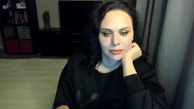 Snapshot of MollyCheiz chatting on 02.02.25 MollyCheiz online show from 02.02.25