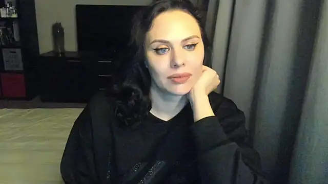 Snapshot of MollyCheiz chatting on 02.06.25 MollyCheiz online show from 02.06.25