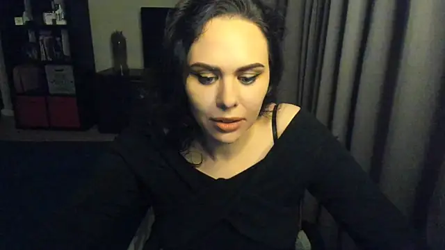 Snapshot of MollyCheiz chatting on 02.11.25 MollyCheiz online show from 02.11.25