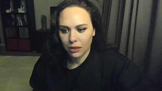 Snapshot of MollyCheiz chatting on 03.10.25 MollyCheiz online show from 03.10.25