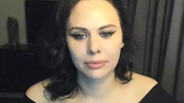 Snapshot of MollyCheiz chatting on 03.19.25 MollyCheiz online show from 03.19.25