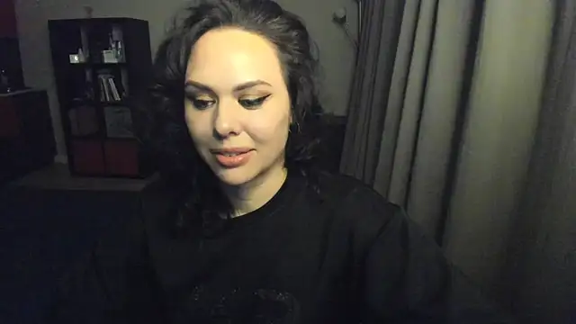 Snapshot of MollyCheiz chatting on 03.21.25 MollyCheiz online show from 03.21.25