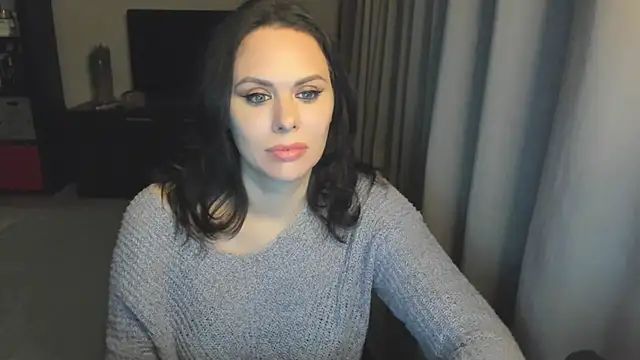 Snapshot of MollyCheiz chatting on 10.20.25 MollyCheiz online show from 10.20.25