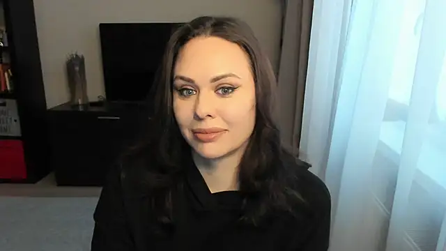 Snapshot of MollyCheiz chatting on 11.25.25 MollyCheiz online show from 11.25.25