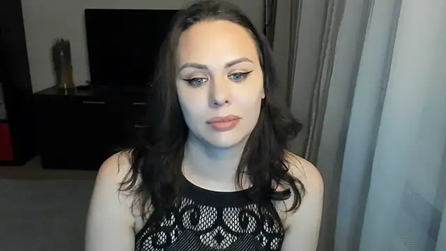 Snapshot of MollyCheiz chatting on 11.26.25 MollyCheiz online show from 11.26.25