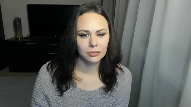 Snapshot of MollyCheiz chatting on 11.27.25 MollyCheiz online show from 11.27.25