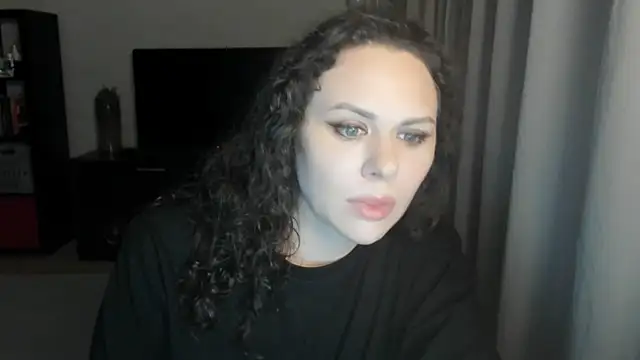 MollyCheiz online show from 06.17.26