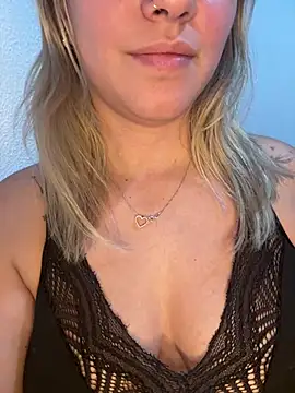 Snapshot of cheylm chatting on 12.12.24 cheylm online show from 12.12.24