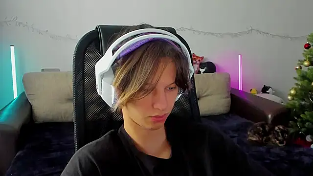 Ostin meow online show from 12.21.25