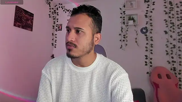 Raf brunette online show from 12.08.24