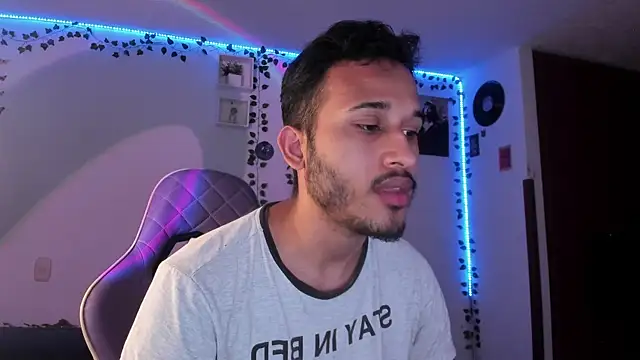 Raf brunette online show from 02.04.25