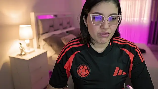 Camilaa bueno online show from 12.21.24