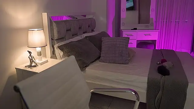 Camilaa bueno online show from 12.22.24