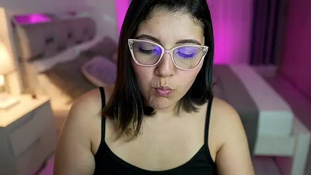 Camilaa bueno online show from 02.12.25