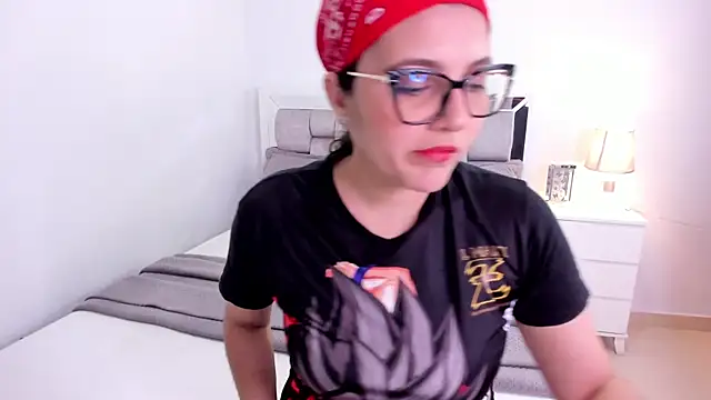 Camilaa bueno online show from 04.11.26