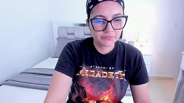 Camilaa bueno online show from 04.16.26